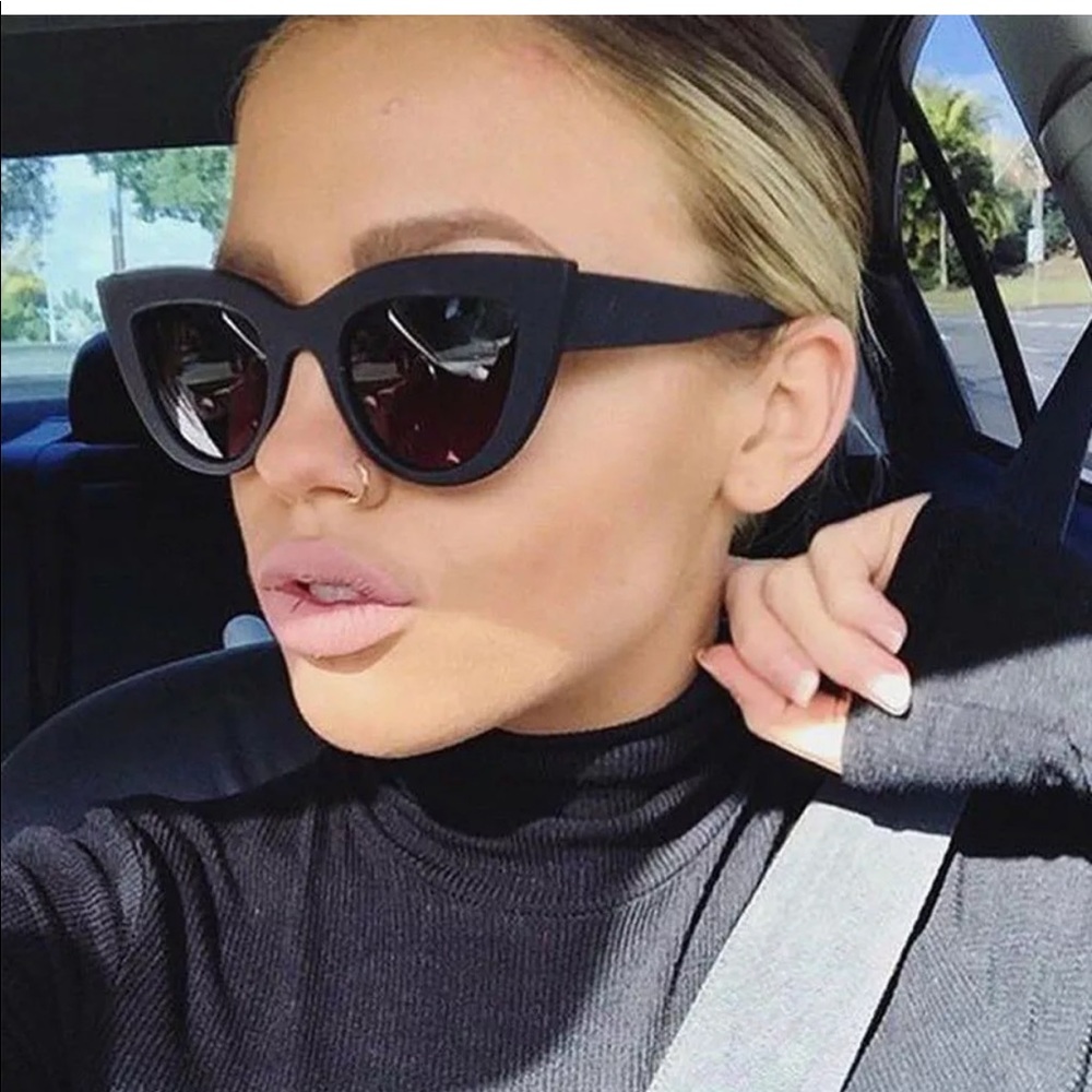 Awesome Cat Eye Triangle Sunglasses - Picture 3 of 6